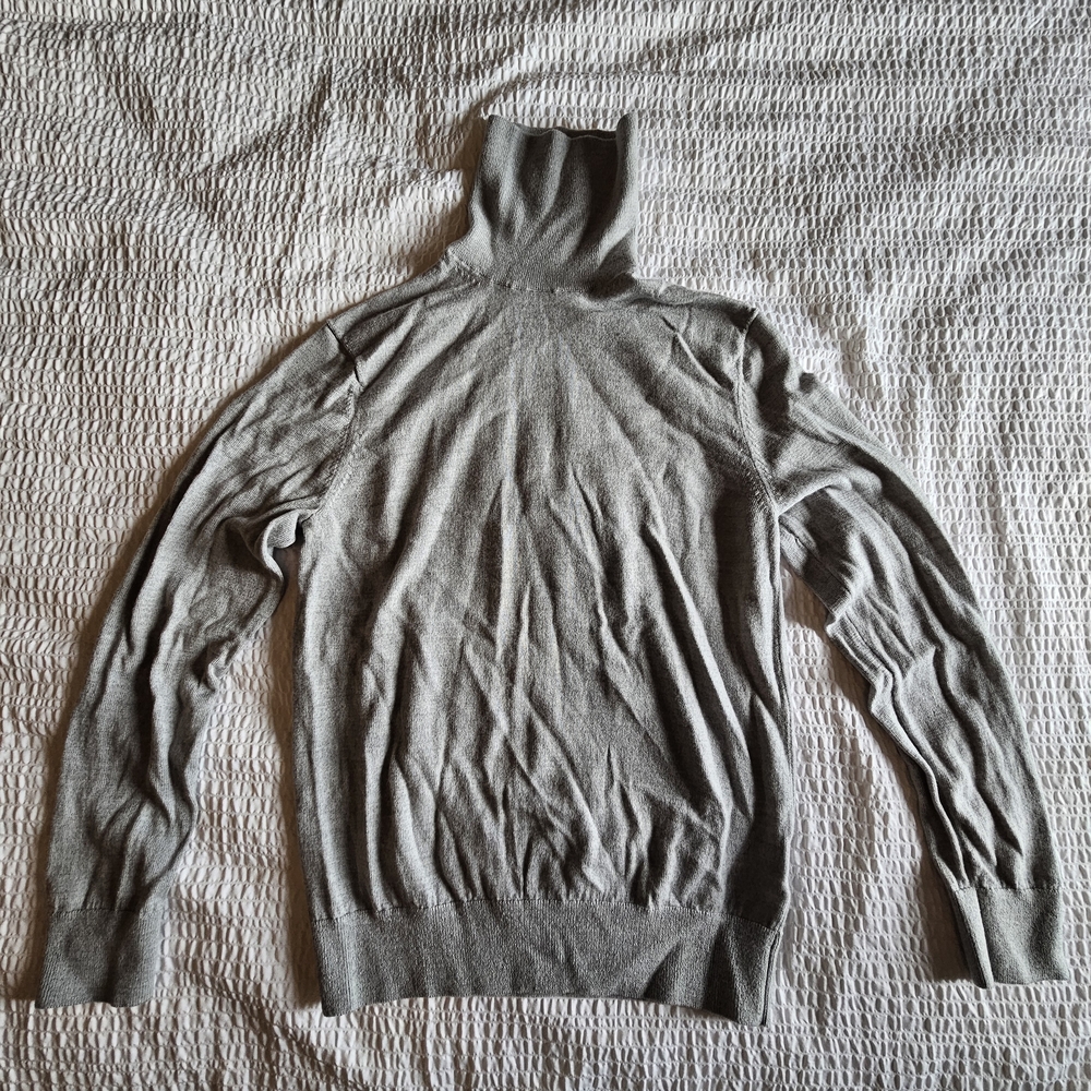 Elegant Gray Turtleneck Sweater for Men